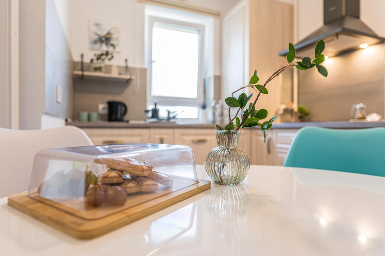 Rentforcomfort Apartment Ella 2 Брашов Экстерьер фото